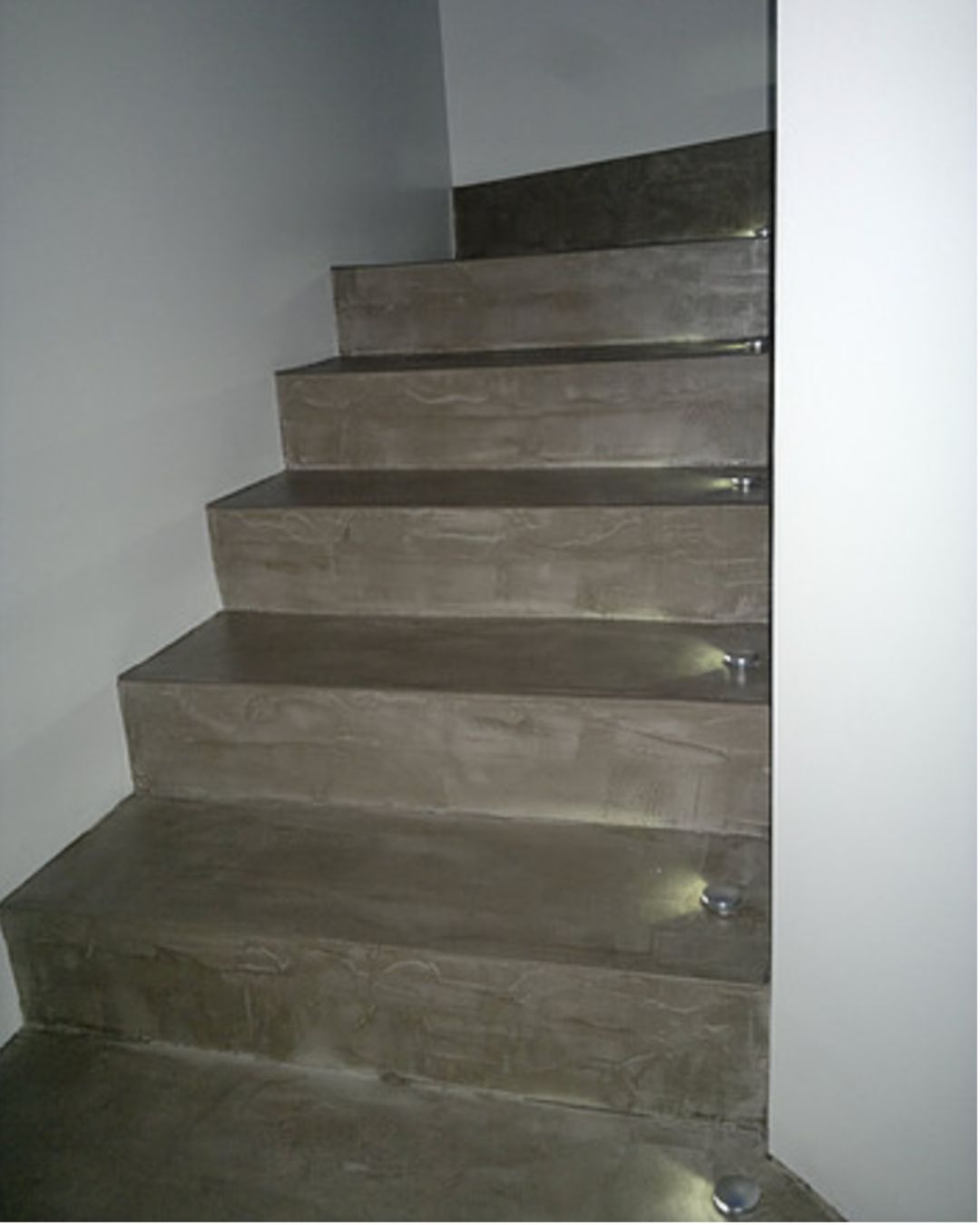 Scale in resina